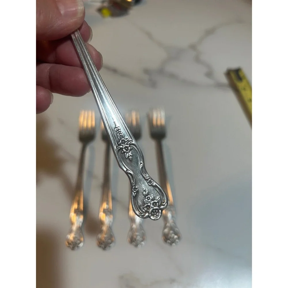 Wm Rogers Mfg Co April Pattern Silverplate Salad Forks Set of 5 Vintage 1950